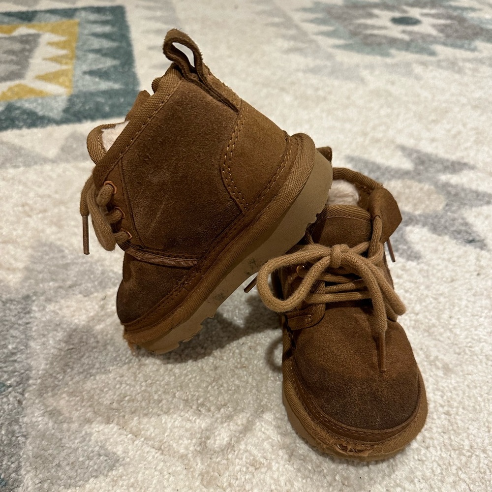 Toddler Chestnut Neumel UGG Boots - Picture 2 of 5